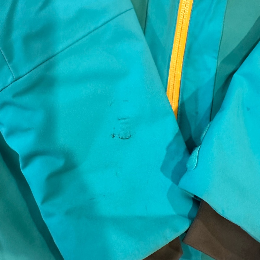 Obermeyer Ski/Snow Jacket - Picture 2 of 9